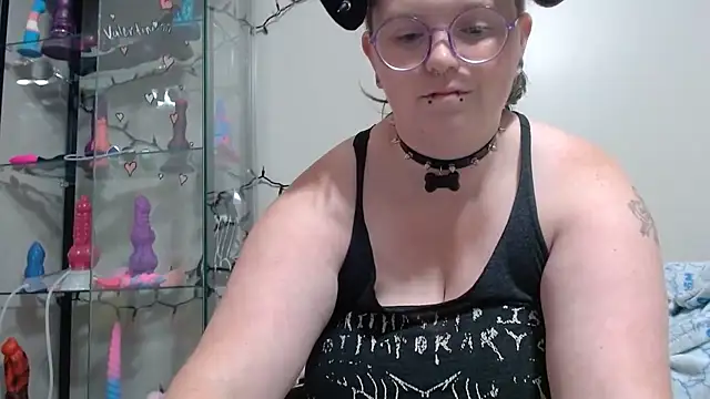 Snapshot of Pupghostt chatting on April 16, 2026, 6:52 pm Pupghostt online show from April 16, 2026, 6:52 pm