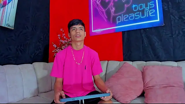 BrownieLoverss online show from January 6, 2026, 1:53 am