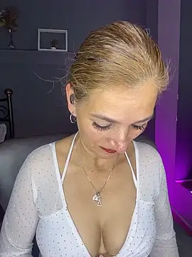 JennaMilf  online show from April 4, 2026, 7:00 pm