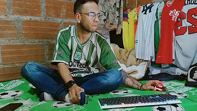 Snapshot of Alphamaster_92 chatting on February 26, 2026, 1:04 am Alphamaster 92 online show from February 26, 2026, 1:04 am