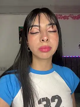 junorise23 online show from June 4, 2026, 5:13 am
