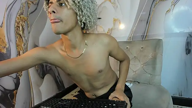 Snapshot of Victor_LatinBoy chatting on December 22, 2025, 7:00 pm Victor LatinBoy online show from December 22, 2025, 7:00 pm