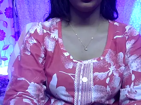 cute Dirty Diva online show from May 29, 2026, 3:54 pm