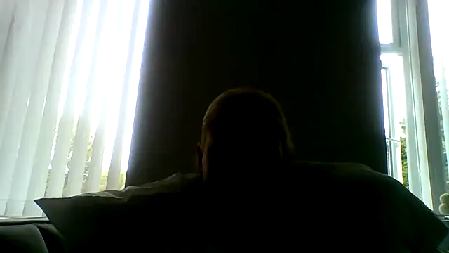 jennyblondeuk online show from April 1, 2026, 2:14 pm