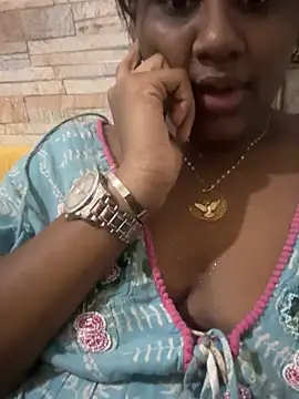 amorasecy online show from June 27, 2026, 8:14 pm