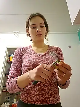 SweetCandyy69 online show from January 8, 2026, 5:15 pm