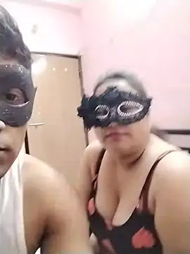 DesiSeductress online show from July 17, 2026, 7:19 pm