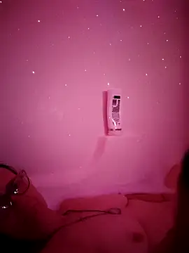 Snapshot of CrownedCuppa chatting on April 8, 2026, 6:24 am CrownedCuppa online show from April 8, 2026, 6:24 am