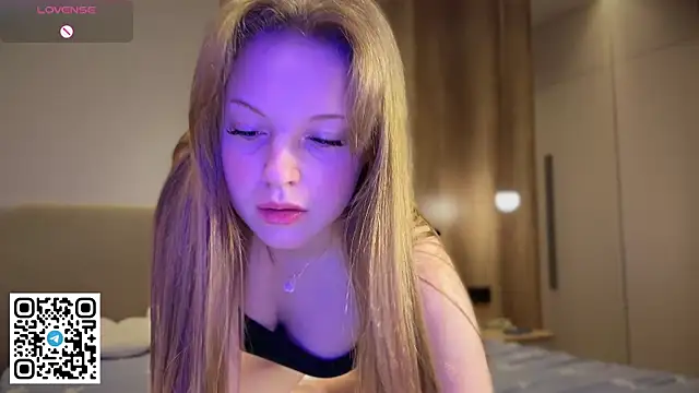 Snapshot of steffi_meoww chatting on May 18, 2026, 9:42 pm steffi meoww online show from May 18, 2026, 9:42 pm