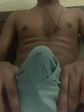 Rahulkumaro1 online show from April 17, 2026, 3:04 pm