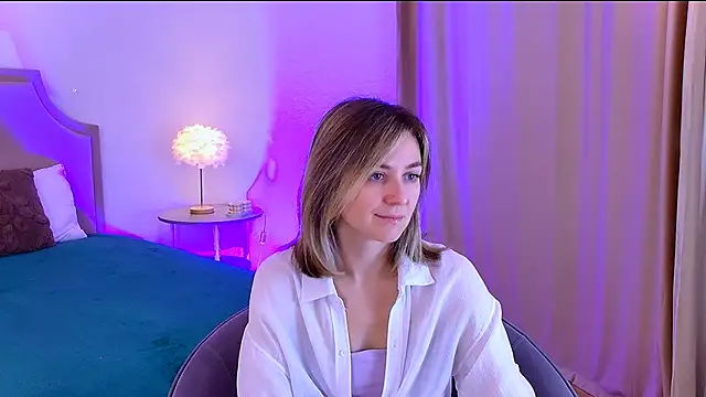 EmeraldGlow online show from January 15, 2026, 2:43 pm