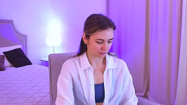 EmeraldGlow online show from March 31, 2026, 3:23 pm