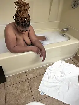 Ghoulsnooze 19 online show from April 19, 2026, 10:34 pm