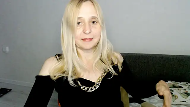 MiLenaMilf online show from March 18, 2025, 8:03 am