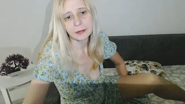 MiLenaMilf online show from March 21, 2025, 3:33 am