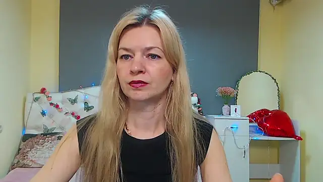 MelissaTyler online show from April 19, 2026, 5:18 am