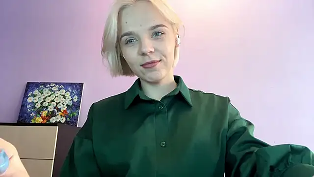 Scarlet cat online show from December 22, 2025, 5:59 am