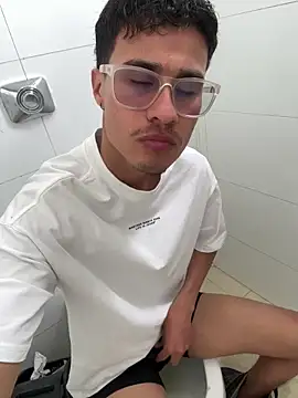 Latin Paisa Boy online show from April 10, 2026, 4:55 pm