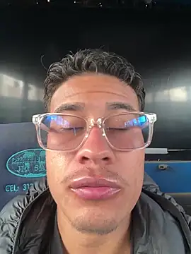 Snapshot of Latin_Paisa_Boy chatting on April 18, 2026, 4:55 pm Latin Paisa Boy online show from April 18, 2026, 4:55 pm