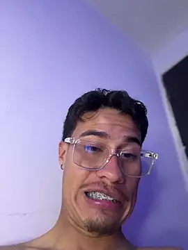Snapshot of Latin_Paisa_Boy chatting on May 15, 2026, 4:30 am Latin Paisa Boy online show from May 15, 2026, 4:30 am