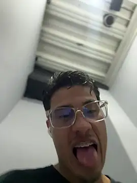 Snapshot of Latin_Paisa_Boy chatting on June 20, 2026, 4:54 pm Latin Paisa Boy online show from June 20, 2026, 4:54 pm