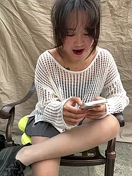 Molly-xiao online show from April 3, 2026, 10:13 am