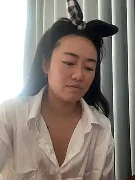 Snapshot of Molly-xiao chatting on May 2, 2026, 3:55 am Molly-xiao online show from May 2, 2026, 3:55 am
