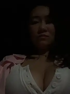 Snapshot of Molly-xiao chatting on May 11, 2026, 2:45 pm Molly-xiao online show from May 11, 2026, 2:45 pm