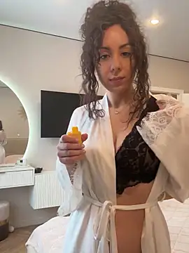 curly jade online show from March 1, 2026, 10:50 am