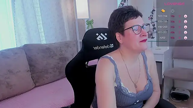 JennyMons online show from May 12, 2026, 8:22 am