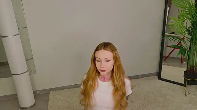 Snapshot of Zoe__Page chatting on January 19, 2026, 5:55 am Zoe Page online show from January 19, 2026, 5:55 am