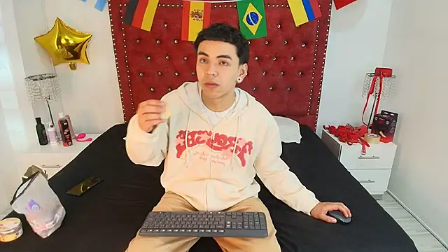 Jaden and sofia online show from July 9, 2026, 2:59 am