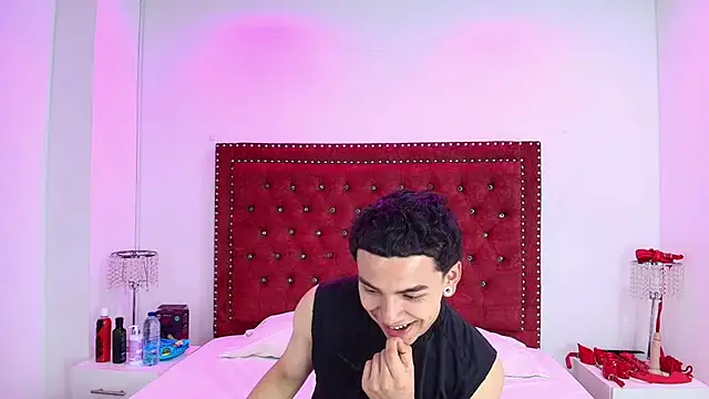 Jaden and sofia online show from July 26, 2026, 3:14 am