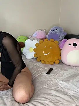 FaiiryArii online show from April 15, 2026, 6:26 pm