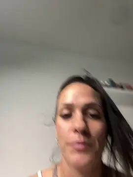 Snapshot of donatella07 chatting on February 4, 2026, 2:39 am donatella07 online show from February 4, 2026, 2:39 am