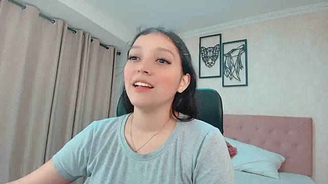 littlemolly walcott online show from May 12, 2026, 1:25 am