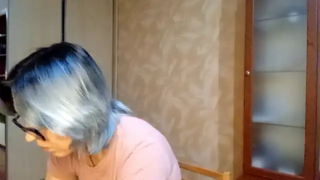 Snapshot of EvonTabb chatting on February 8, 2026, 3:04 pm EvonTabb online show from February 8, 2026, 3:04 pm