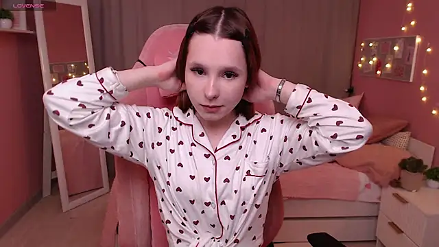 Snapshot of Haya_Harareet chatting on February 14, 2026, 7:38 am Haya Harareet online show from February 14, 2026, 7:38 am