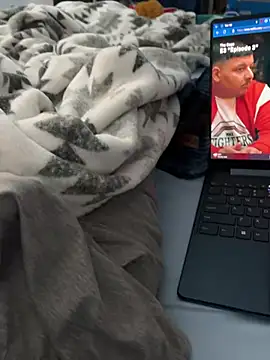 elpapigrande12 online show from February 2, 2026, 4:22 am