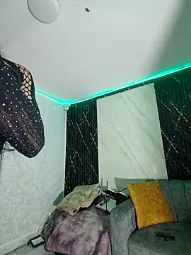 Isis Hot   online show from February 16, 2026, 11:17 am