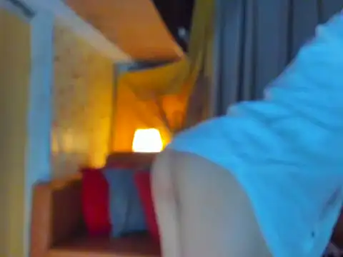 Snapshot of Andrea_bricks06 chatting on December 17, 2024, 3:50 am Andrea bricks06 online show from December 17, 2024, 3:50 am