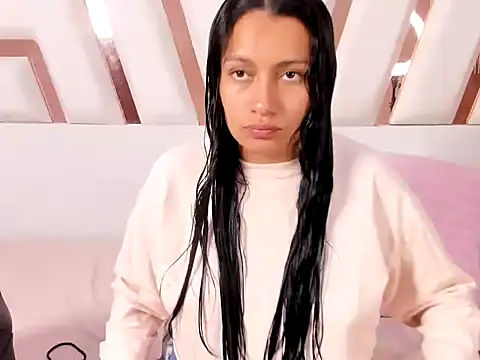 MiaKleinX online show from June 1, 2026, 11:17 pm