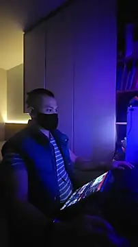 Snapshot of OnlyHand9x chatting on February 13, 2026, 6:37 pm OnlyHand9x online show from February 13, 2026, 6:37 pm