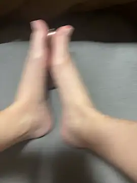 maonyan6 online show from February 4, 2026, 11:42 pm