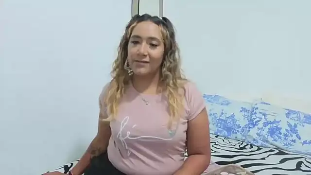 IsabelaAcosta online show from July 6, 2026, 8:11 pm