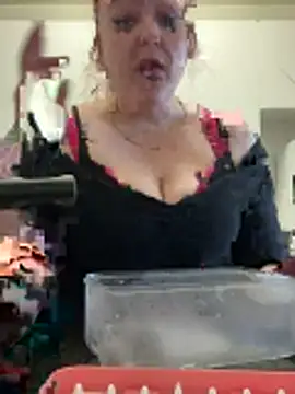 KittyCreamKisses online show from February 1, 2026, 9:24 pm