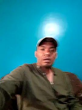 latinomoreno95 online show from June 15, 2026, 7:38 pm