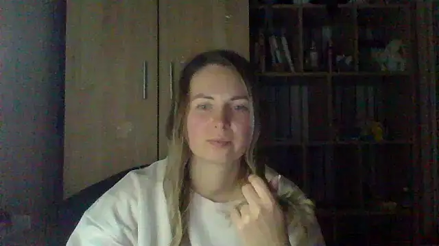 VikiLove765 online show from February 6, 2026, 5:49 pm