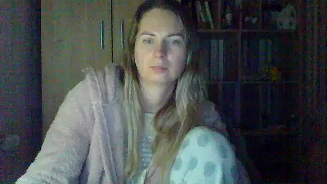 VikiLove765 online show from February 14, 2026, 2:30 am