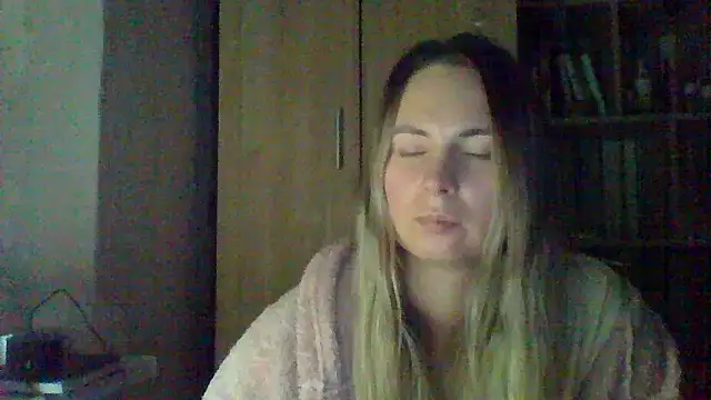 VikiLove765 online show from February 26, 2026, 7:46 pm